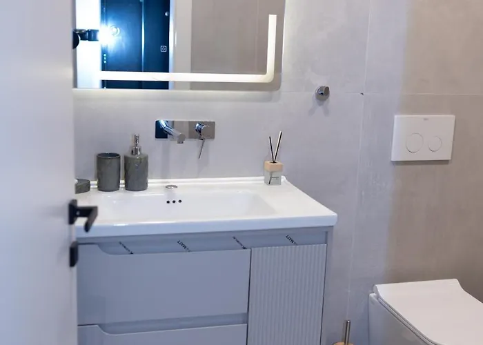 Nuebazaar Apartment *